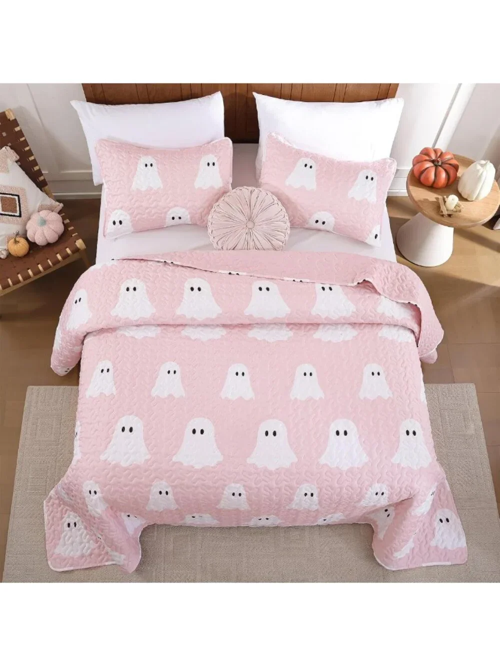 Spooky Pink Halloween Quilt Set - Queen Size Ghost Bedspread & 3-Piece Bedding